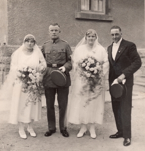 Heirat 28.09.1931: v.l.n.r.: Rosa Schwarz, Karl Reim, Rosa Reim, Willi Godel